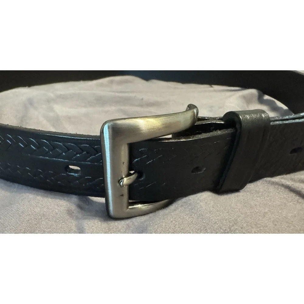 Men's Black Genuine Leather Belt Silver Buckle Size 40 Made In U.S.A.